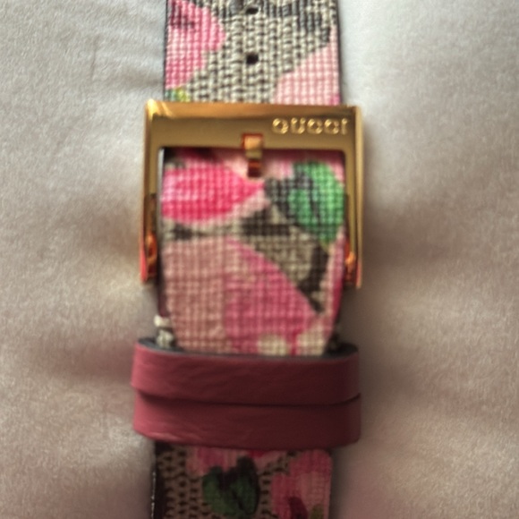🌺🌸GUCCI BLOOMS TIMELESS WATCH🌸🌺 - Picture 11 of 12